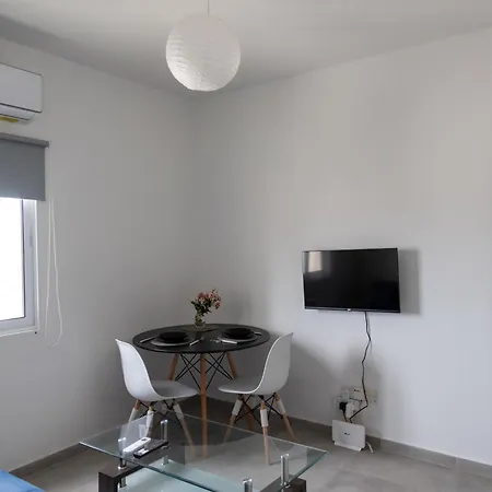 Modern - Renovated Near Finikoudes Larnaca