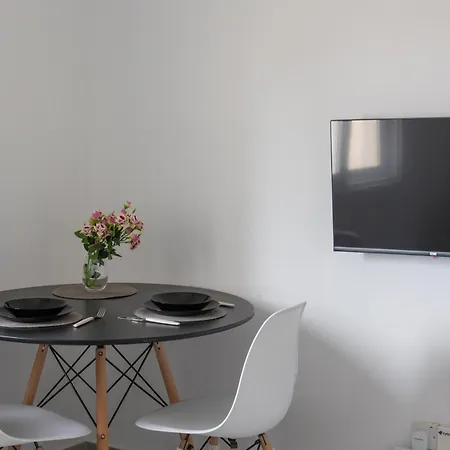 Modern - Renovated Near Finikoudes * Larnaca